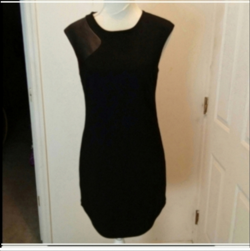 Trina Turk Mini dress stretchy lined Sheath Evening Little Black Dress Size 4